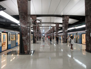 Estación Khoroshóvskaya de Gran Línea Circular (Tercer Circuito de Transbordo), por la cual actualmente van los trenes de la línea Kalíninsko-Sólntsevskaya del Metro de Moscú.