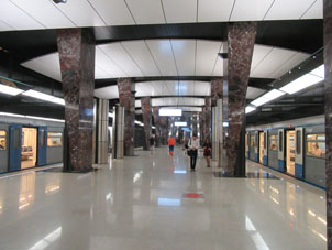 Estación Khoroshóvskaya de Gran Línea Circular (Tercer Circuito de Transbordo), por la cual actualmente van los trenes de la línea Kalíninsko-Sólntsevskaya del Metro de Moscú.