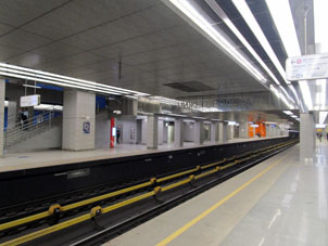 Estación Nizhegoródskaya (Нижегородская) de la Gran Línea Circular (Tercer Circuito de Transbordo) y de la Línea Nekrásovskaya (Некрасовская) del Metro de Moscú.