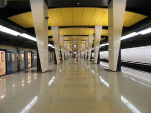 Estación Shelepikha de la Gran Línea Circular (Tercer Circuito de Transbordo), por la cual actualmente van los trenes de la línea Kalíninsko-Sólntsevskaya del Metro de Moscú.