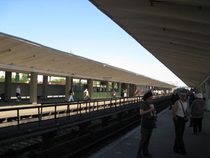 Estación Výkhino de la línea Tagánsko-Krasnoprésnenskaya del Metro de Moscú.