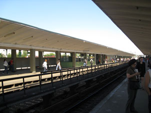 Estación Výkhino de la línea Tagánsko-Krasnoprésnenskaya del Metro de Moscú.