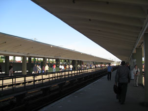 Estación Výkhino de la línea Tagánsko-Krasnoprésnenskaya del Metro de Moscú.