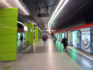 Estación Zhulébino (Жулебино) de la línea Tagánsko-Krasnoprésnenskaya del Metro de Moscú.