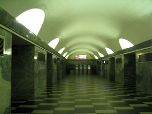 Estación del mentro petergurgués Chernyshévskaya.