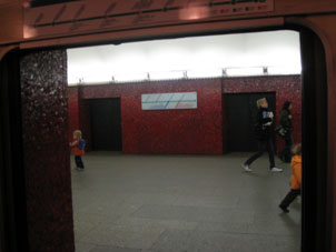 Estación Mayakóvskaya. Vista desde vagón.