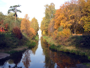 Otoño en el parque Kuskovo en Moscú.