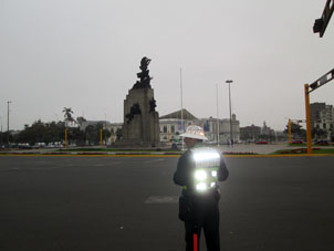 Полицейский на площади Грау.